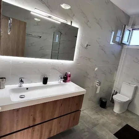 Countryside First Floor Tatil Evi Tríkala